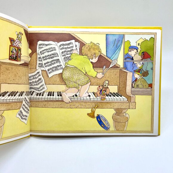 Soft and Noisy Judy Hindley First Edition 1992 Vintage Children’s Picture Book - Picture 4 of 6